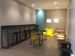 Twenty's Business Flats Mansio