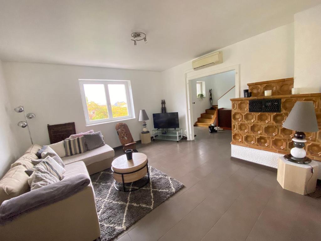Two Bed apartment in a gated residence with gardens in Cannes with sea views 865 06400 Cannes