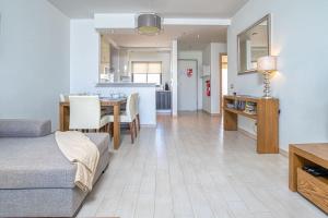 Two Bed Apartment in Albur Village, Alvor 2G