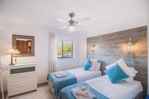 Two bed by the Marina with pool