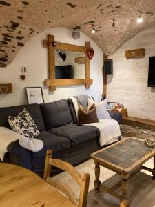 Two Bedroom Apartment La Voute, Chandon near Meribel - Sleeps 4 Adults or 2 Adults and 3 Children