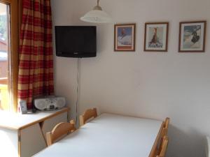 Two bedroom apartment situated on the slopes and close to shops in Meribel Mottaret