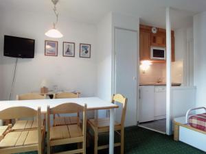 Two bedroom apartment situated on the slopes and close to shops in Meribel Mottaret