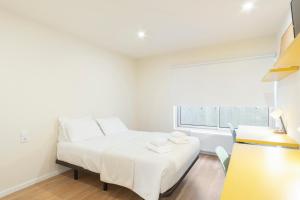 Two Bedroom Apartment with Patio near the Beach
