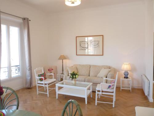 Two bedrooms in the center of Cannes, 500 meters from the Palais des Festival and the Croisette - 1934