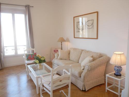 Two bedrooms in the center of Cannes, 500 meters from the Palais des Festival and the Croisette - 1934