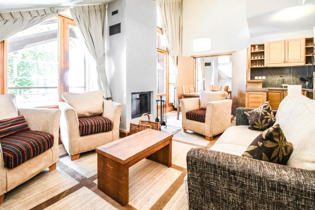 Two internally connecting 2-bed apartments with shared private entrance Flaine Montsoleil, Terrasses, 74300 Flaine