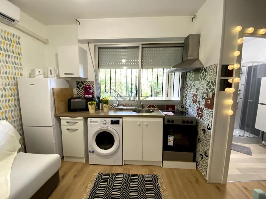 TY KERNOGUET - STUDIO - PARKING - WIFI- BALCON