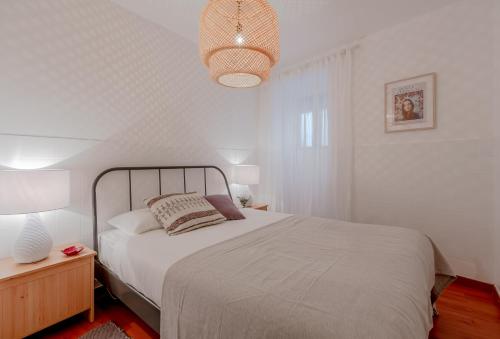 Typical Alfama Apartment, by TimeCooler