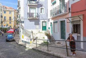 Typical Alfama Apartment, by TimeCooler