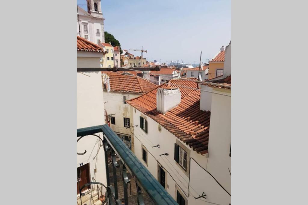 Typical Alfama Balcony Beco das Cruzes 2ºandar, 1100-439 Lisbonne