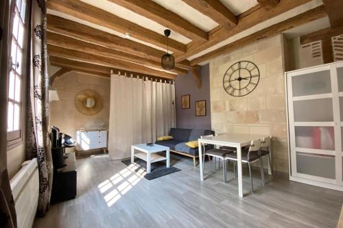 Typical apartment in the heart of the city with WiFi