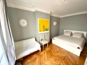 Typical parisian 2 BR apartment perfectly located