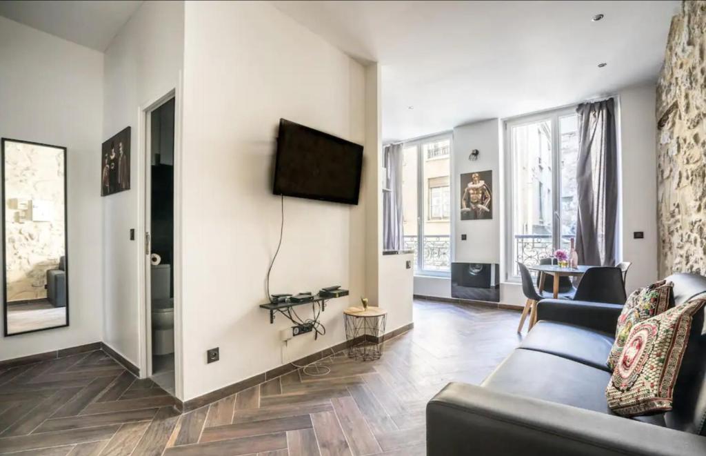 Appartement Typical Parisian Flat#4 Pers#Heart of Paris 20 Rue du Faubourg Saint-Martin 75010 Paris