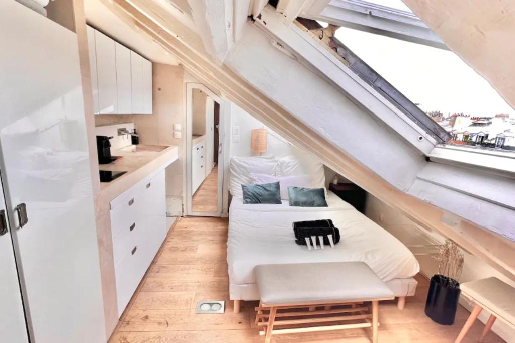 Typical Parisian studio under the roofs of Paris 11 Bd du Temple, 75003 Paris