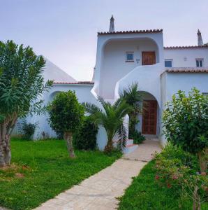 Appartement Typical TM Flat with a Terrace and Sea View in VSR 118 Vila Nossa Senhora da Rocha 118B 8400-450 Porches Algarve