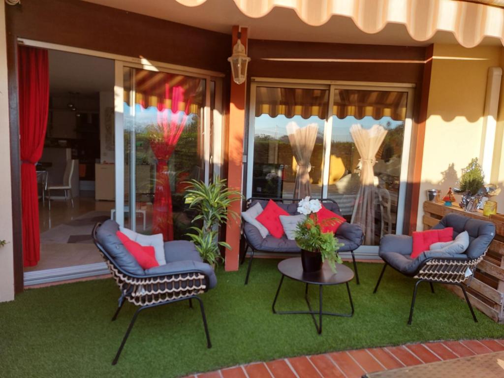 Tyrolien 208 - new apartment for 6 guests, right in the centre of Morzine 74110 Morzine