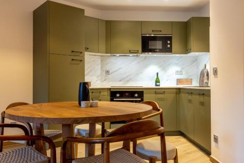 Tyrolien 208 - new apartment for 6 guests, right in the centre of Morzine