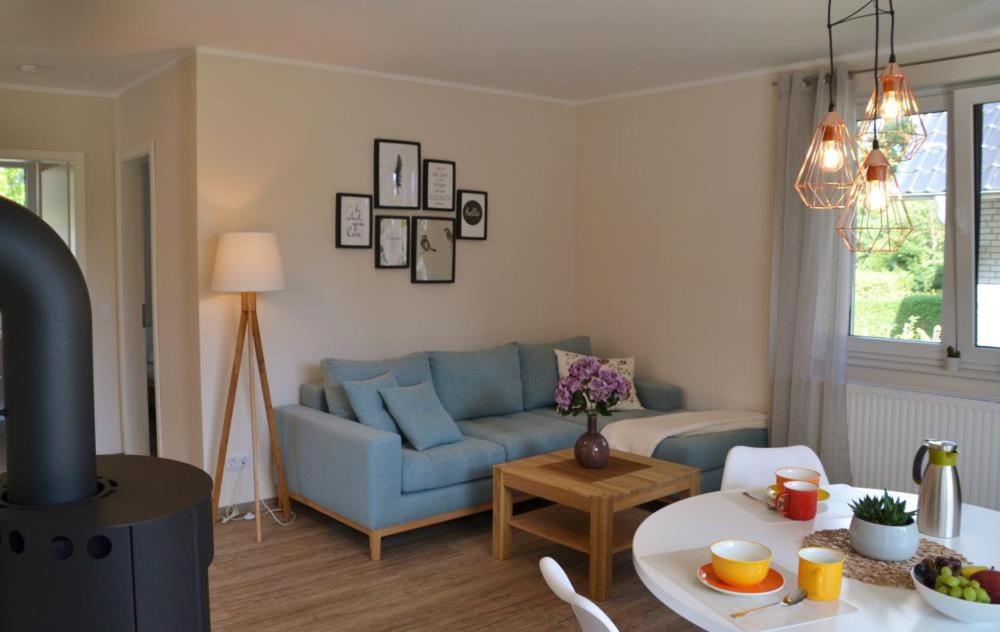 U16 EG - komfortable Ferienwohnung mit Terrasse und Seeblick Uferpromenade 16, 17207 Marienfelde