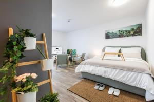 Umquam Frankfurt Modern Studio good located Balcony King Bed