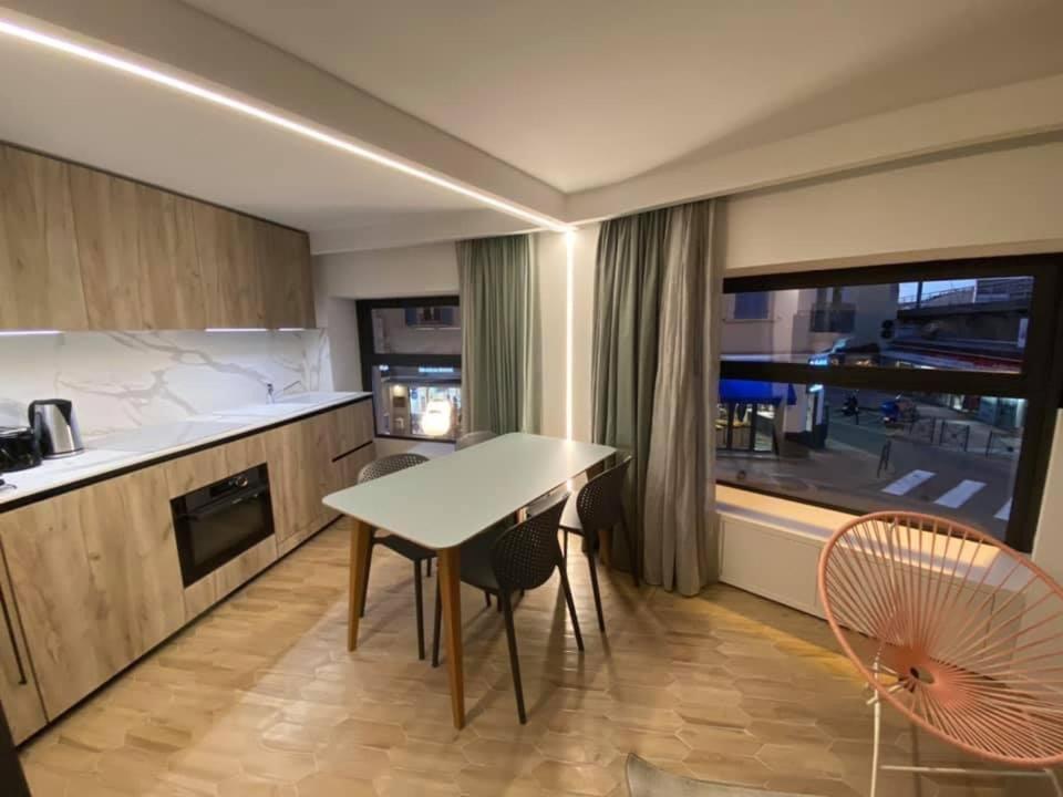 Un appartement avec acces plage a Saint Gilles vue mer comme sur un bateau 85800 Saint-Gilles-Croix-de-Vie