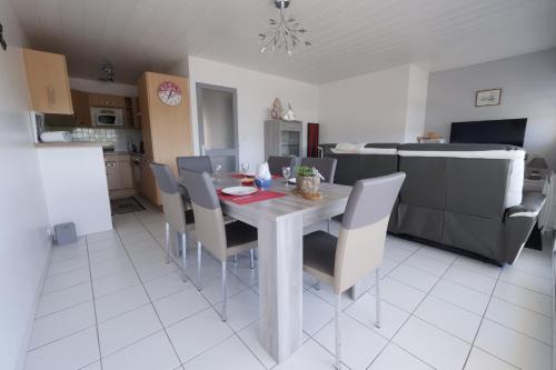 Un appartement sur la marina de St-Gilles