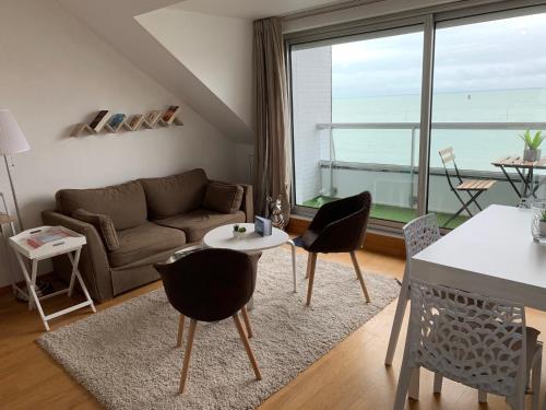 UN BALCON SUR LA MER, ACCES DIRECT A LA PLAGE