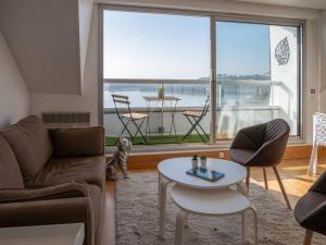 UN BALCON SUR LA MER, ACCES DIRECT A LA PLAGE
