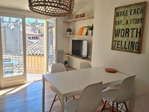 Un balcon sur les toits d'Aix