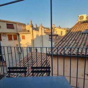 Un balcon sur les toits d'Aix