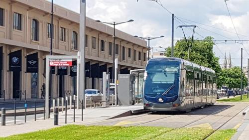 Un jardin en ville / T4 avec parking proche Cité du vin