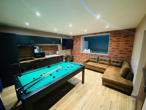 Un moment hors du temps - Jacuzzi - Sauna - Billard - Parking
