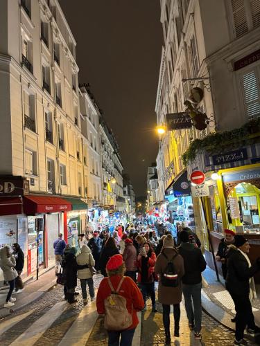 Un studio au pied de sacré cœur Montmartre.