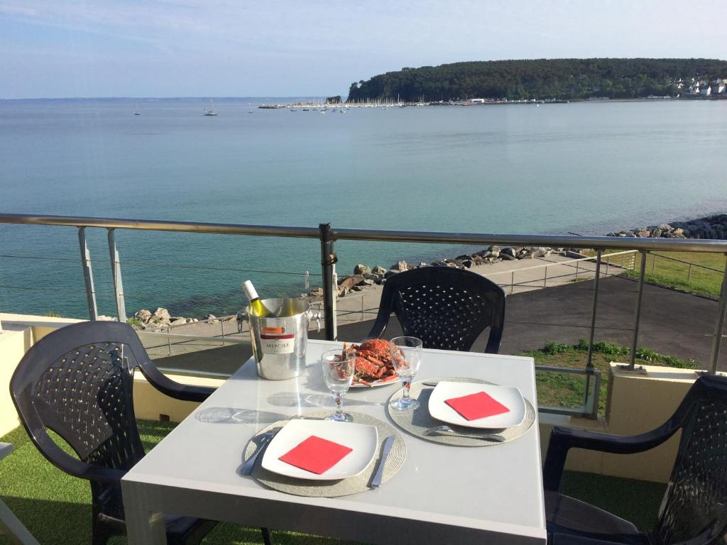 Appartement Une terrasse sur la mer Résidence Cap Morgat G21 Rue de rulianec 29160 Crozon