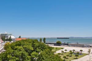 Unique 2 Bdr Apt Sea View Baixa Alfama D