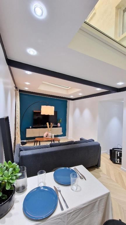 Appartement Unique et Lumineux à deux pas de la Tour Eiffel 10 Rue Duvivier 75007 Paris