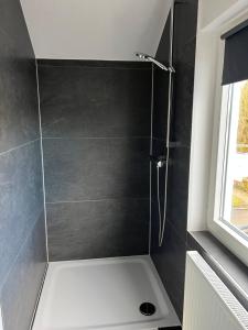 Appartement Unique geräumige 2 Zimmerwohnung in Tuttlingen mit Netflix, Sauna und Fitness 14 Bei der Brühlmühle Dachgeschoss 78532 Tuttlingen Bade-Wurtemberg