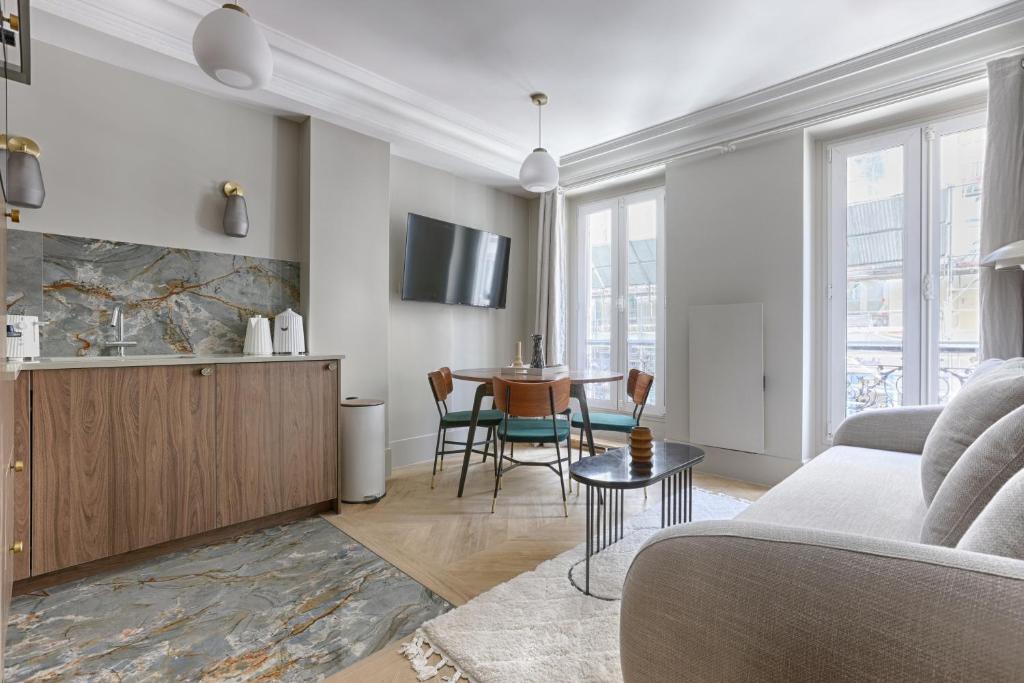 Unique Luxury Parisian flat 2BR/6P -Champs Elysées 5 Rue Berryer, 75008 Paris