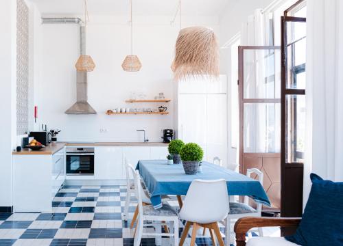 Unique Sea Frontline Spacious Trendy Apartment