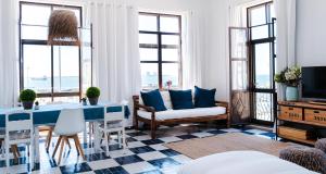 Unique Sea Frontline Spacious Trendy Apartment