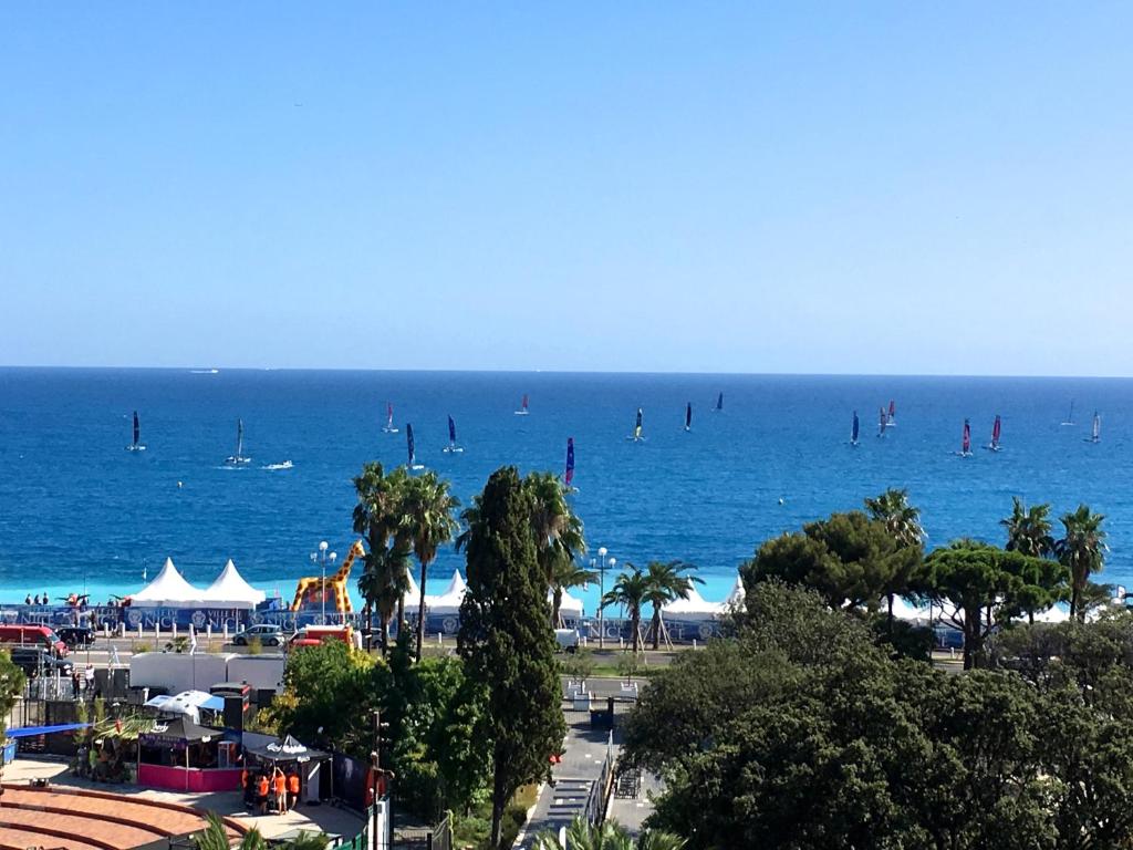 Unique sea view apartment, center, 100m2 2 avenue de suede, 06000 Nice