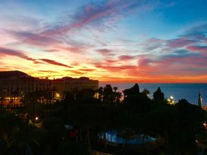 Unique sea view apartment, center, 100m2