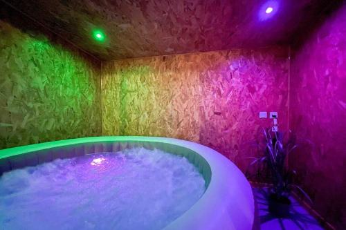 Unique - SPA - 4 Pers - NETFLIX - Gare