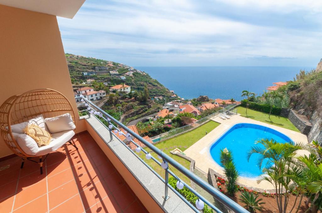 Unique Tropical Style Penthouse with a Dreamy View - by Madeira Moments Rua Fonte da Senhora, 9370-146 Calheta