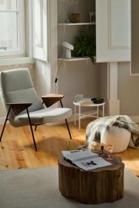 Update Urban Chic Flat in 19th Century Building 2 Bedrooms & 2 Bathrooms & AC Central Alfama District