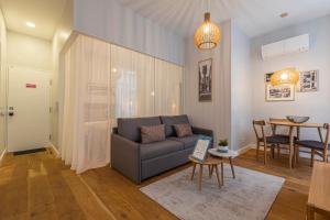 Upscale & Trendy flat in the Center