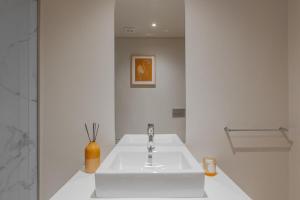 Urban Luxury Apartment, Downtown Porto near Metro