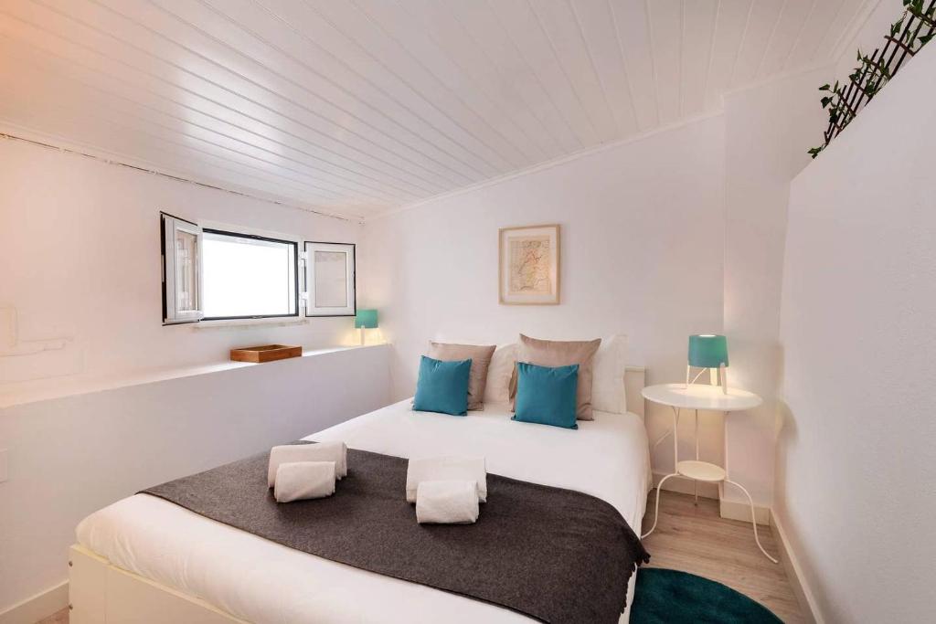 Urban & Trendy Duplex close to Lx Factory by Trip2Portugal 58 Rua Vieira da Silva, 1350-342 Lisbonne