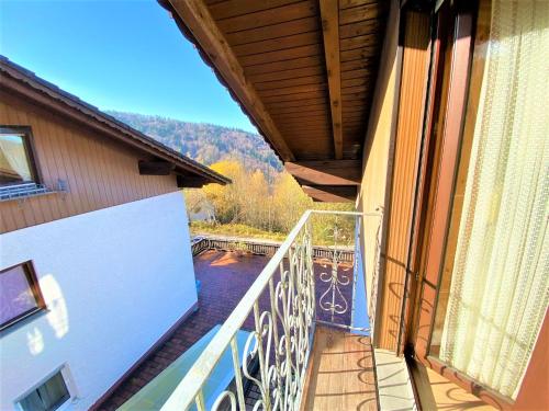 URIGES COZY Apartment MITTEN im BAYERISCHEN WALD + NETFLIX