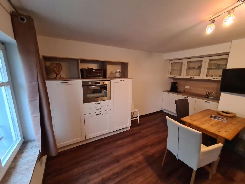 Appartement Urlaub am Mittelpunkt. Neue Ferienwohung im alten Mehlager 13 Hauptstraße 99986 Niederdorla